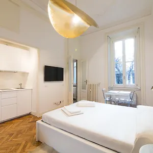 Brera Design And Bright Flat Apartment Milan